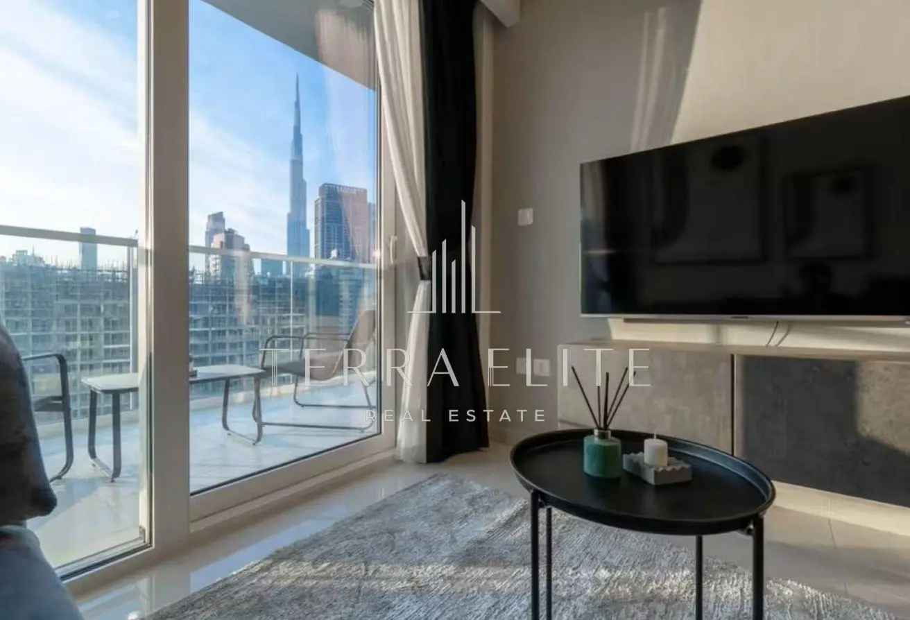 Chic downtown apartment with stunning Burj Khalifa