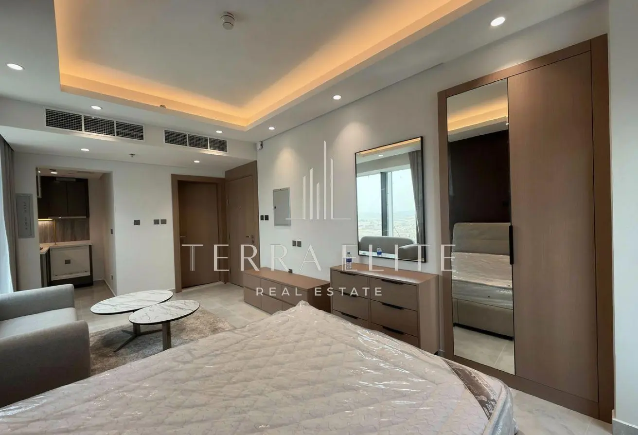 Cloud Tower JVT - High Floor - Furnished studio apartment