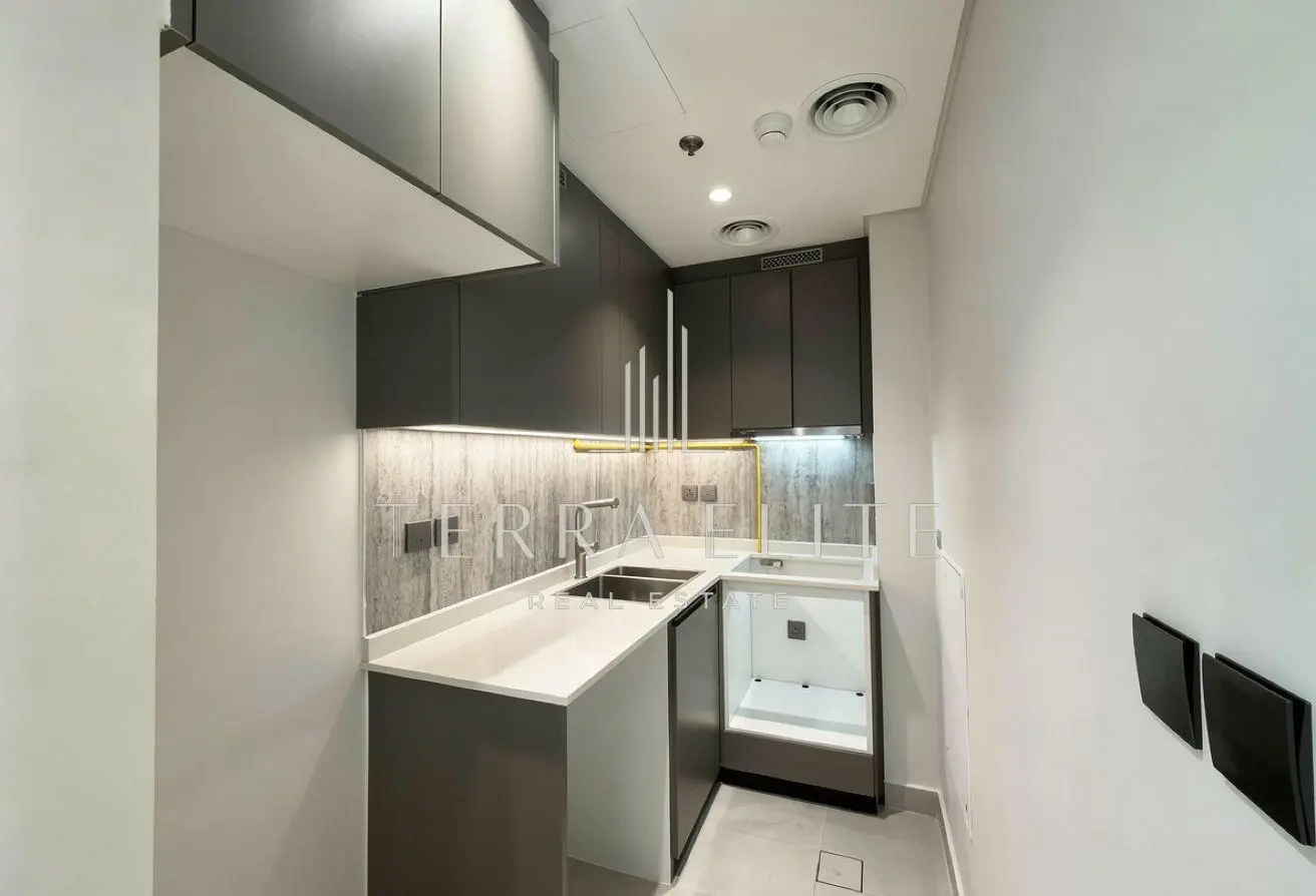 Cloud Tower JVT - High Floor - Furnished studio apartment