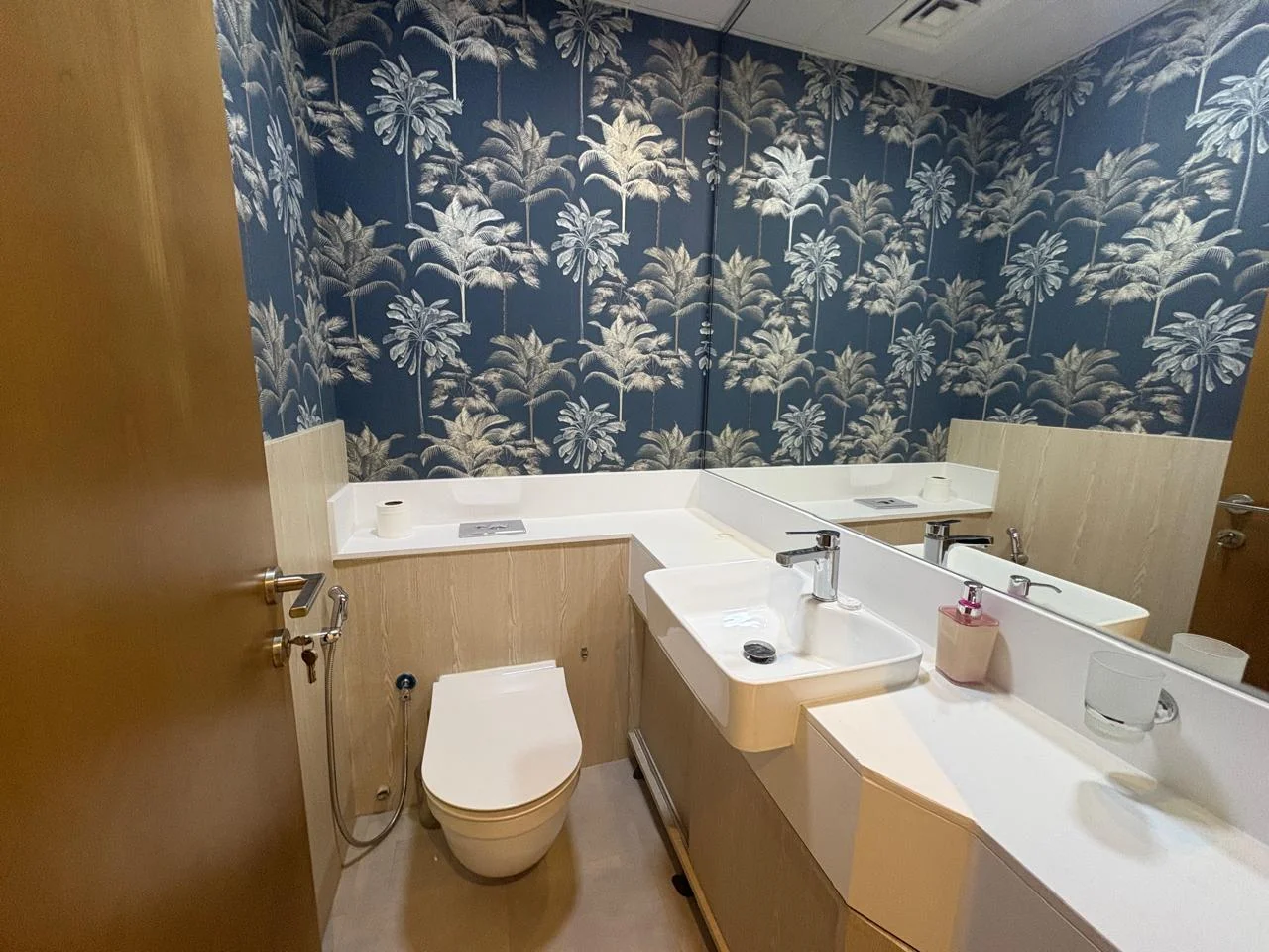 Burj View| Balcony | Canal View | Vacant