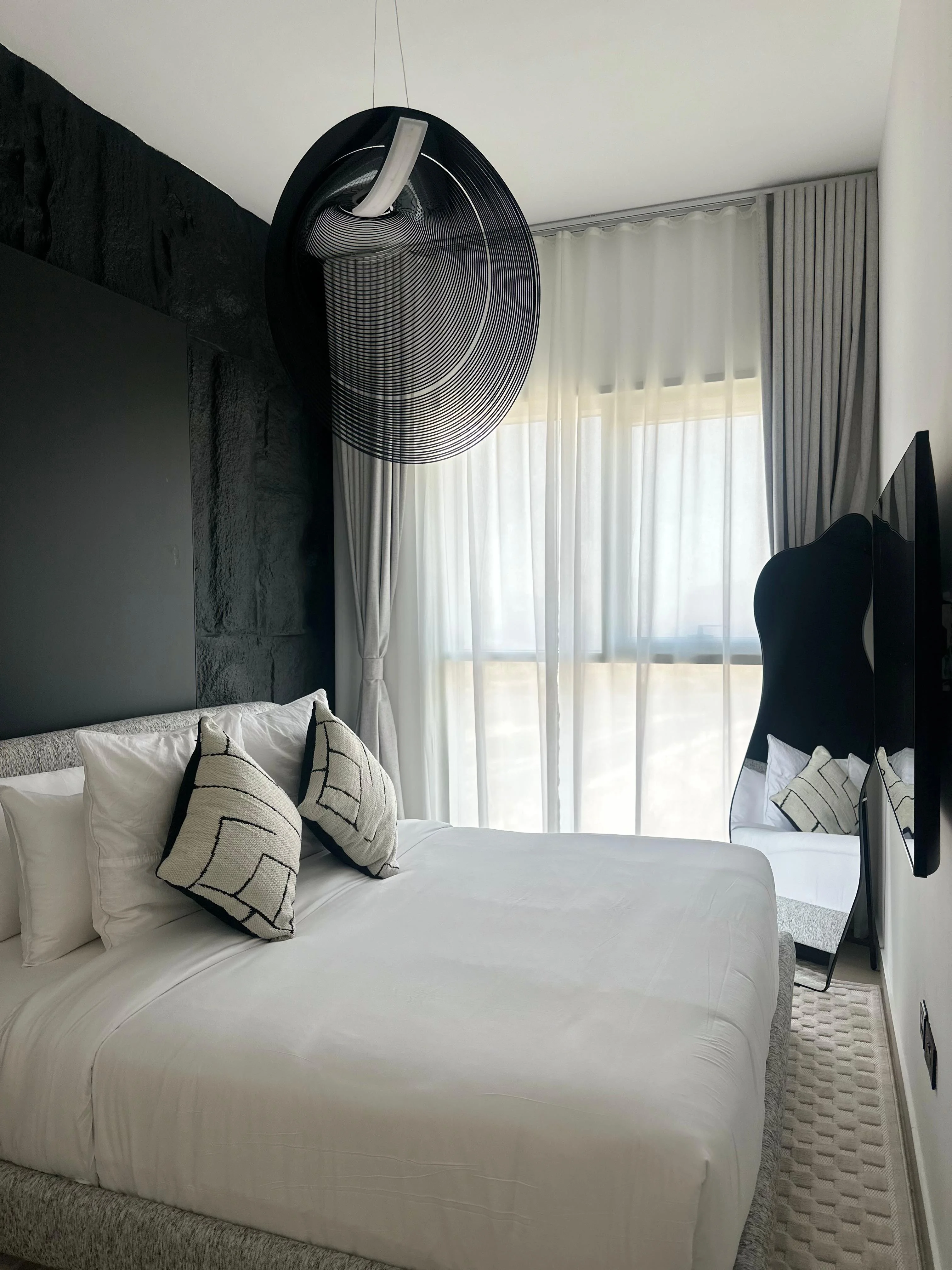 Upgraded fully furnished | Corner Unit