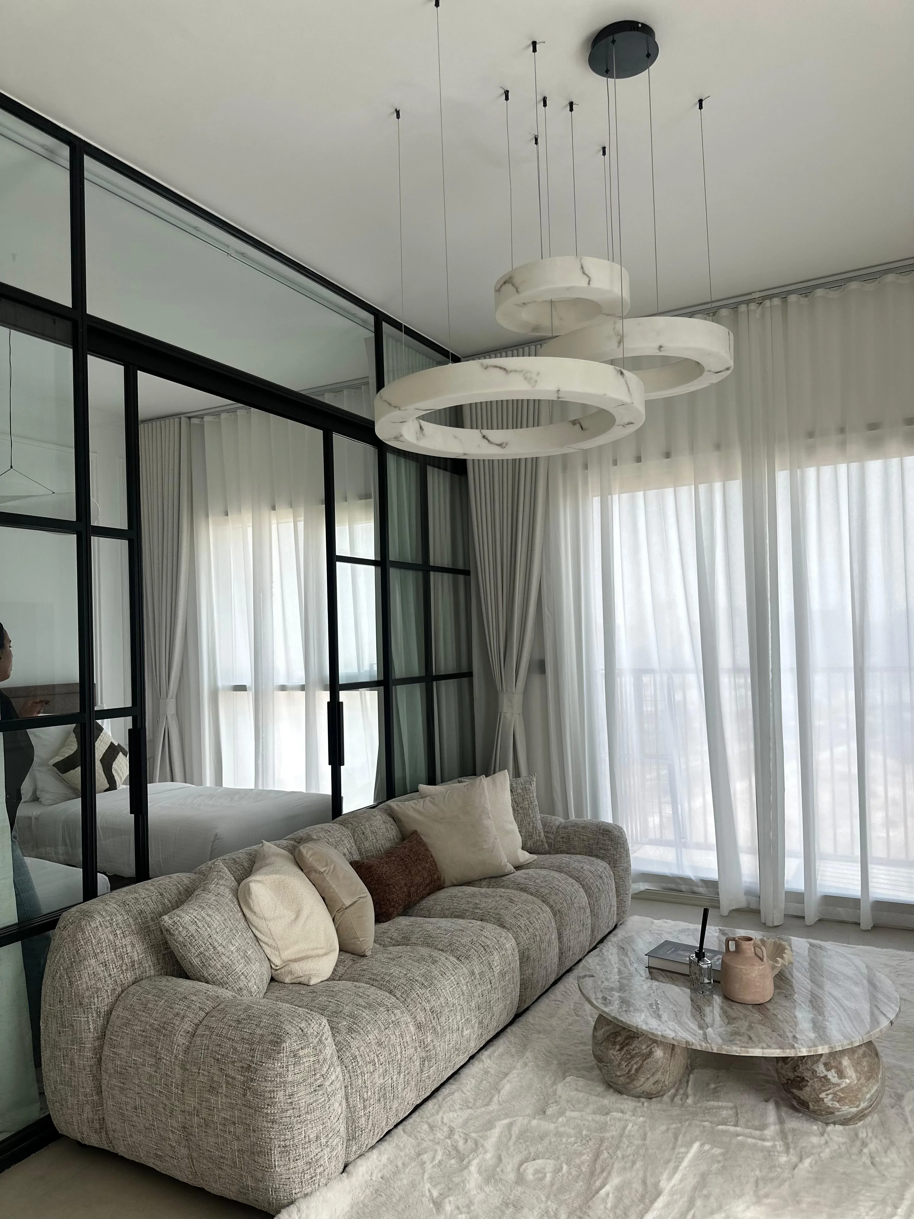 Upgraded fully furnished | Corner Unit