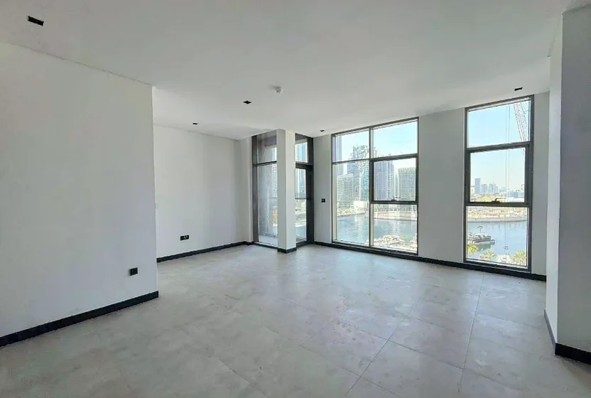 Stunning 3BR Apartment with Canal View